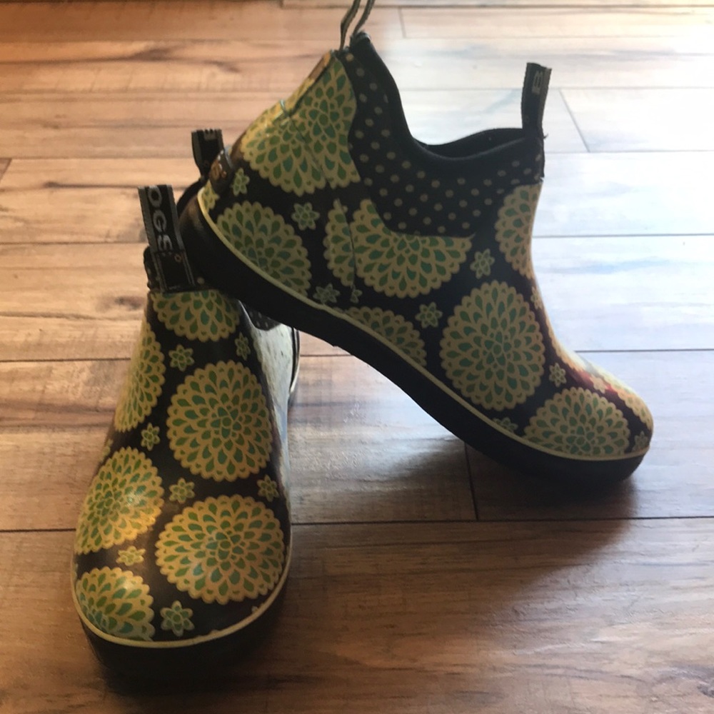 BOGS shoes!